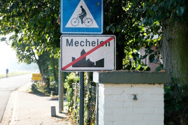 Verkeersbord einde bebouwde kom