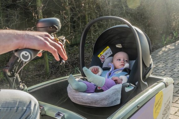 baby in bakfiets