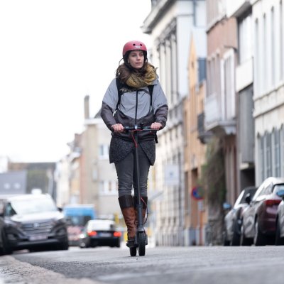 vrouw op e-step