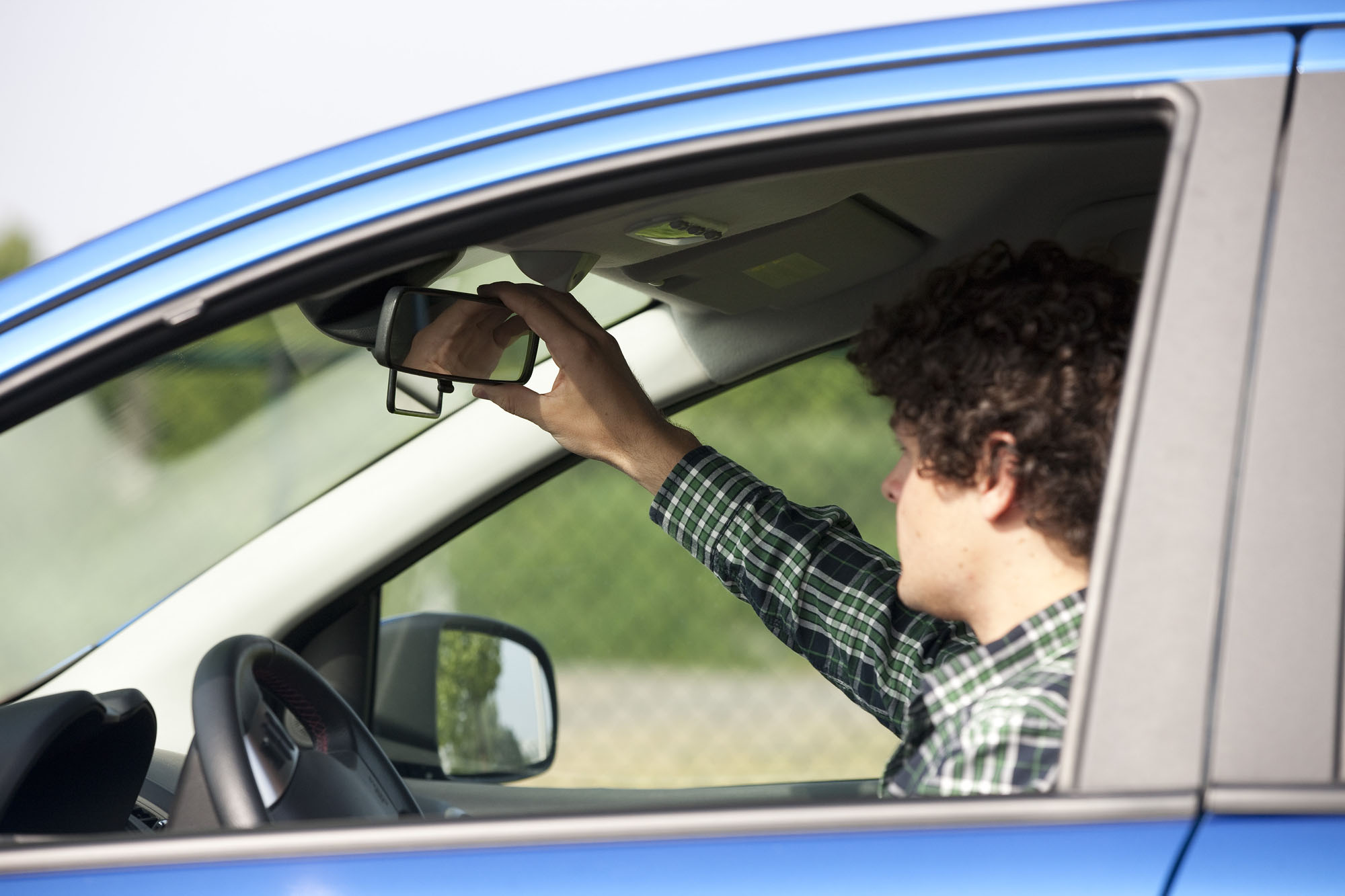 Hoe stel je je autospiegels correct af?